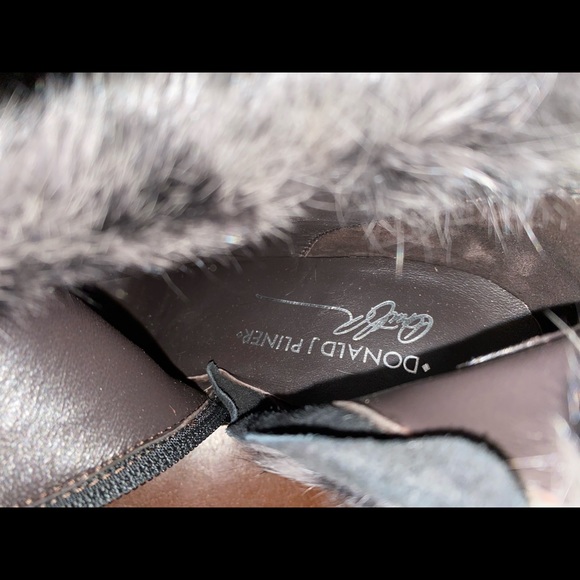 Donald Pliner Genuine Fur trim Ankle Boots Super cute! - Picture 15 of 15